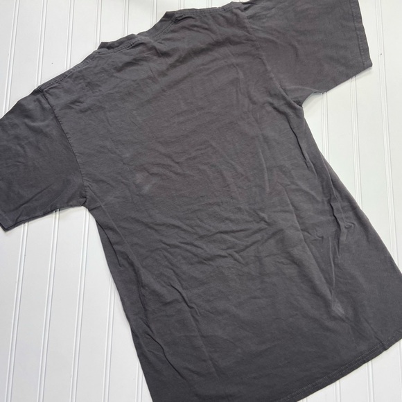 Chicken Wing Song Graphic Tee - Picture 5 of 5